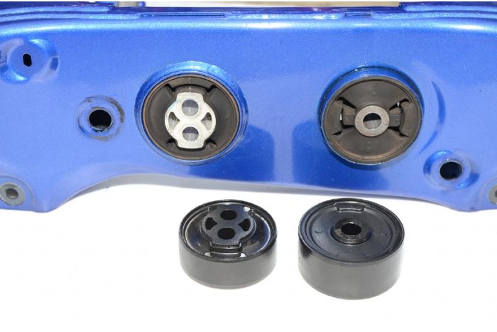 REAR DIFFERENTIAL MOUNT BUSH ( Uprated Rubber )